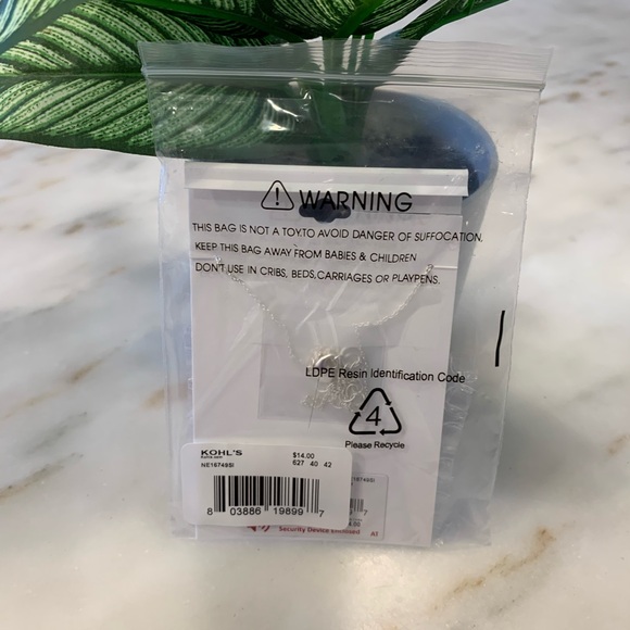 NWT Mini Initial C Necklace In Silver Tone - Picture 3 of 3